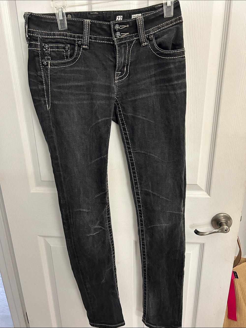 Women’s Black Skinny Jeans with Contrast Stitching